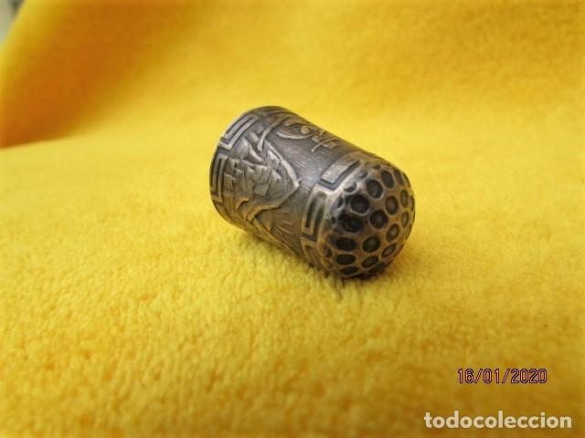 Coleccionismo de dedales: RARO DEDAL &Eacute;POCA COLONIAL DECORACI&Oacute;N ANDINA DE PLATA LEY 925
