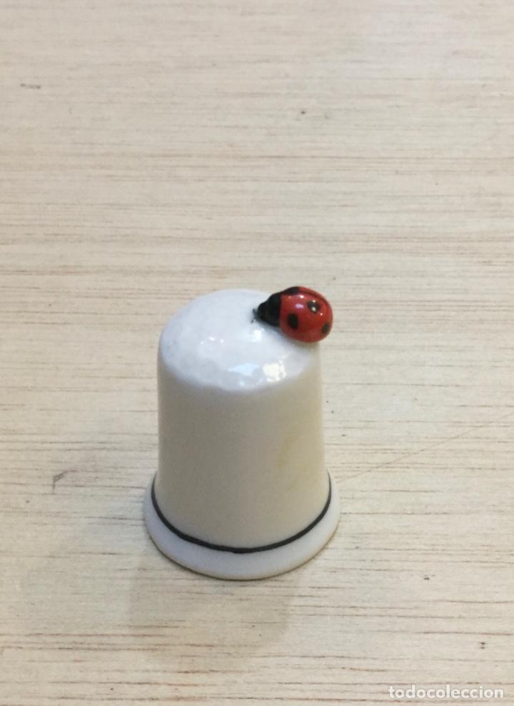 Coleccionismo de dedales: Dedal Mariquita. Nuevo - Foto 1