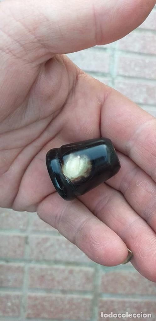 Coleccionismo de dedales: Dedal en asta de toro negra con c&iacute;rculo en asta de toro - Foto 1