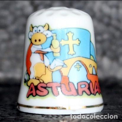 Coleccionismo de dedales: Dedal porcelana - Asturias - Foto 1