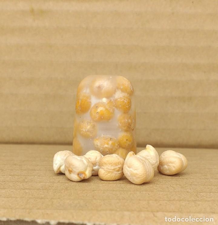 Coleccionismo de dedales: Dedal con garbanzos artesania - Foto 1