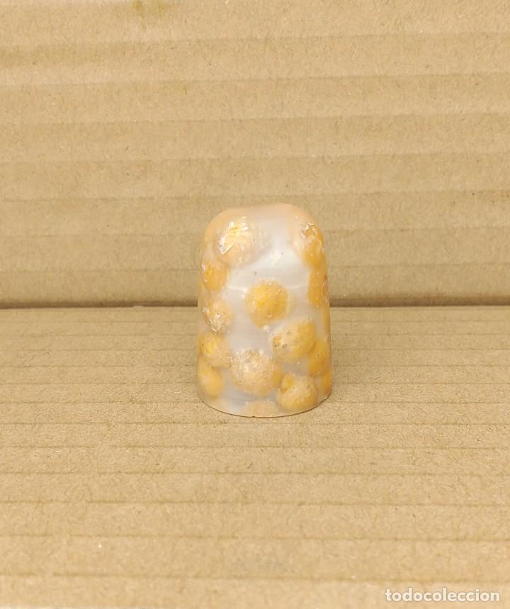 Coleccionismo de dedales: Dedal con garbanzos artesania - Foto 4