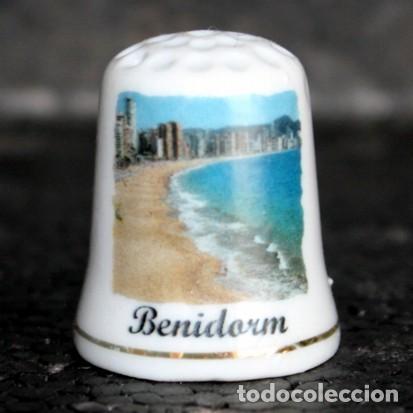 Coleccionismo de dedales: Dedal porcelana - Benidorm - Foto 1