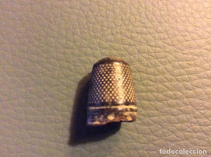 Coleccionismo de dedales: Dedal muy antiguo y bonito - Foto 2