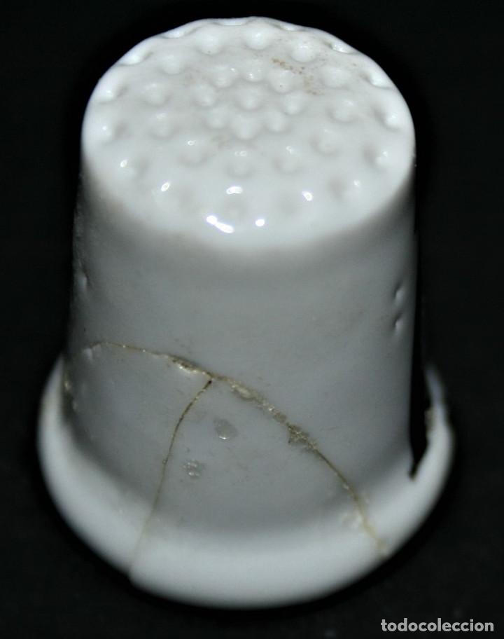 Coleccionismo de dedales: DEDAL DE PORCELANA - MENORCA - Foto 2