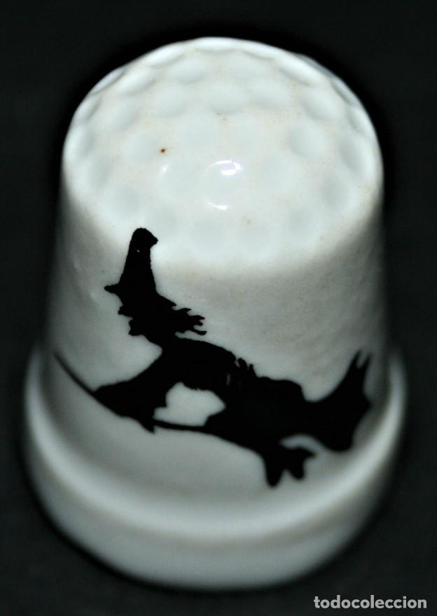 Coleccionismo de dedales: DEDAL DE PORCELANA - BRUJA - Foto 1