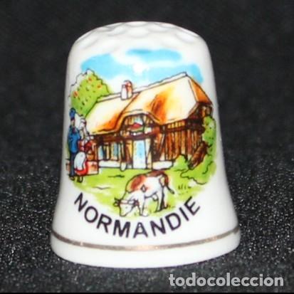 Coleccionismo de dedales: DEDAL PORCELANA - Normandia - Foto 1