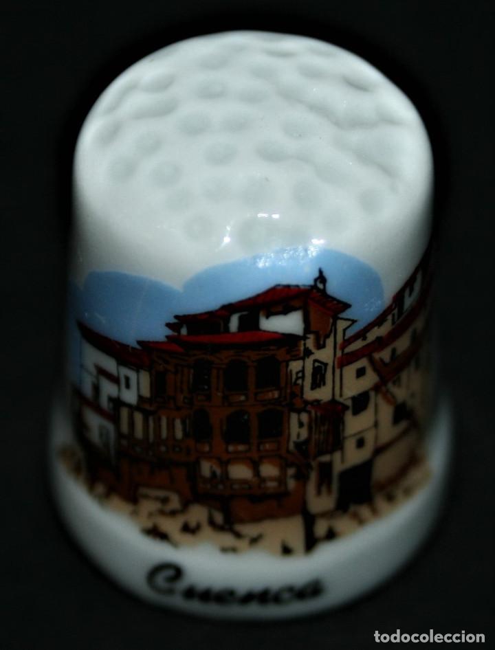 Coleccionismo de dedales: DEDAL DE PORCELANA - CUENCA - Foto 1