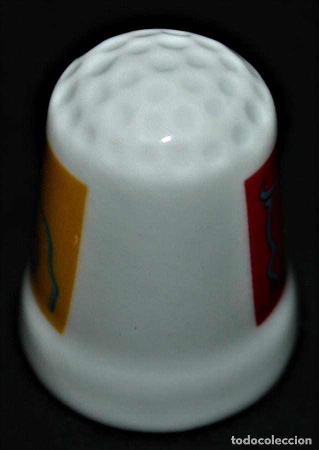 Coleccionismo de dedales: DEDAL DE PORCELANA - TOROS - Foto 2