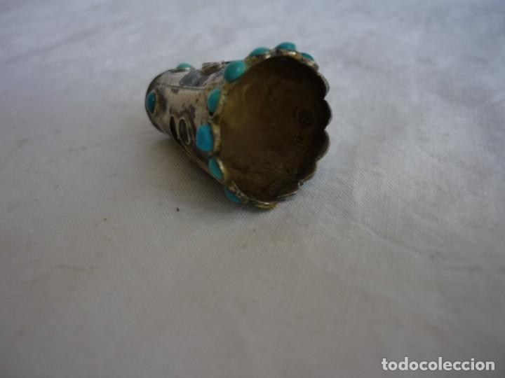 Coleccionismo de dedales: Dedal de plata contrastada con turquesas - Foto 6