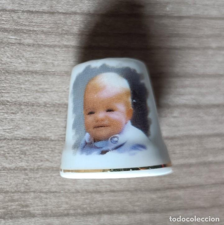 Coleccionismo de dedales: Antiguo dedal porcelana infanta Sofia - Foto 1