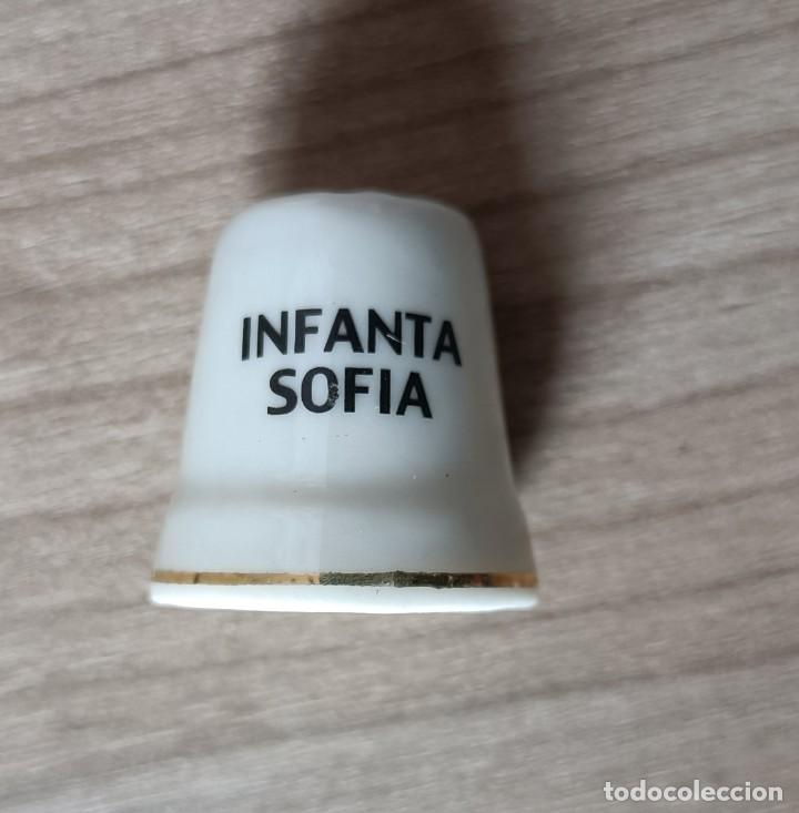 Coleccionismo de dedales: Antiguo dedal porcelana infanta Sofia - Foto 2