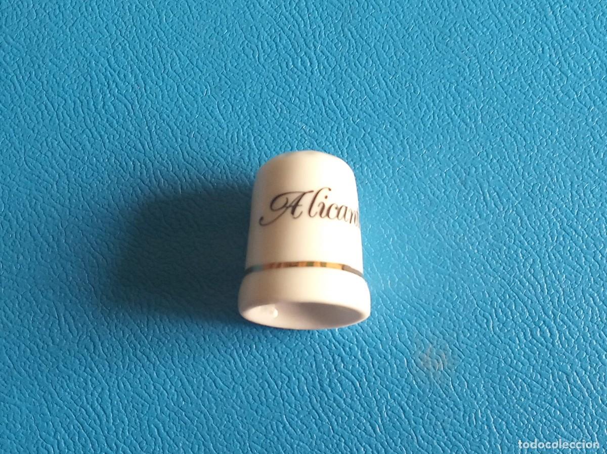 Coleccionismo de dedales: Dedal ceramica Souvenir - Foto 1
