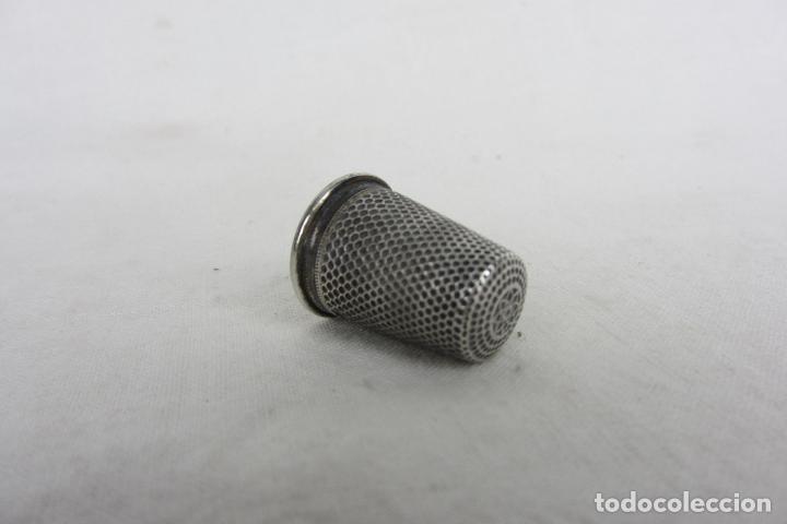 Coleccionismo de dedales: Antiguo dedal en plata de ley - Foto 2