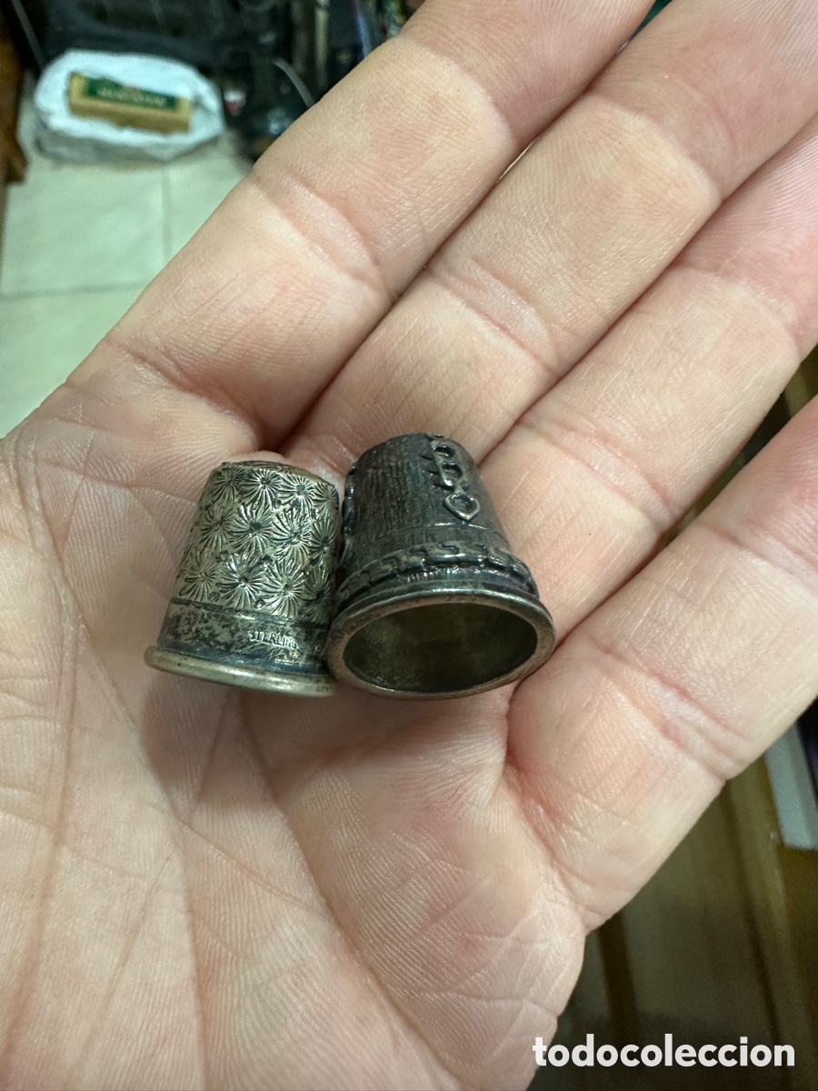 Coleccionismo de dedales: Lote de 2 dedales uno de ellos de plata - Foto 1