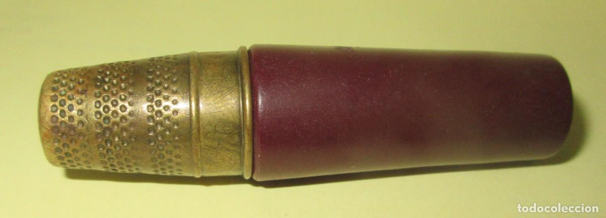 Coleccionismo de dedales: Antiguo dedal con alfiletero - Foto 1