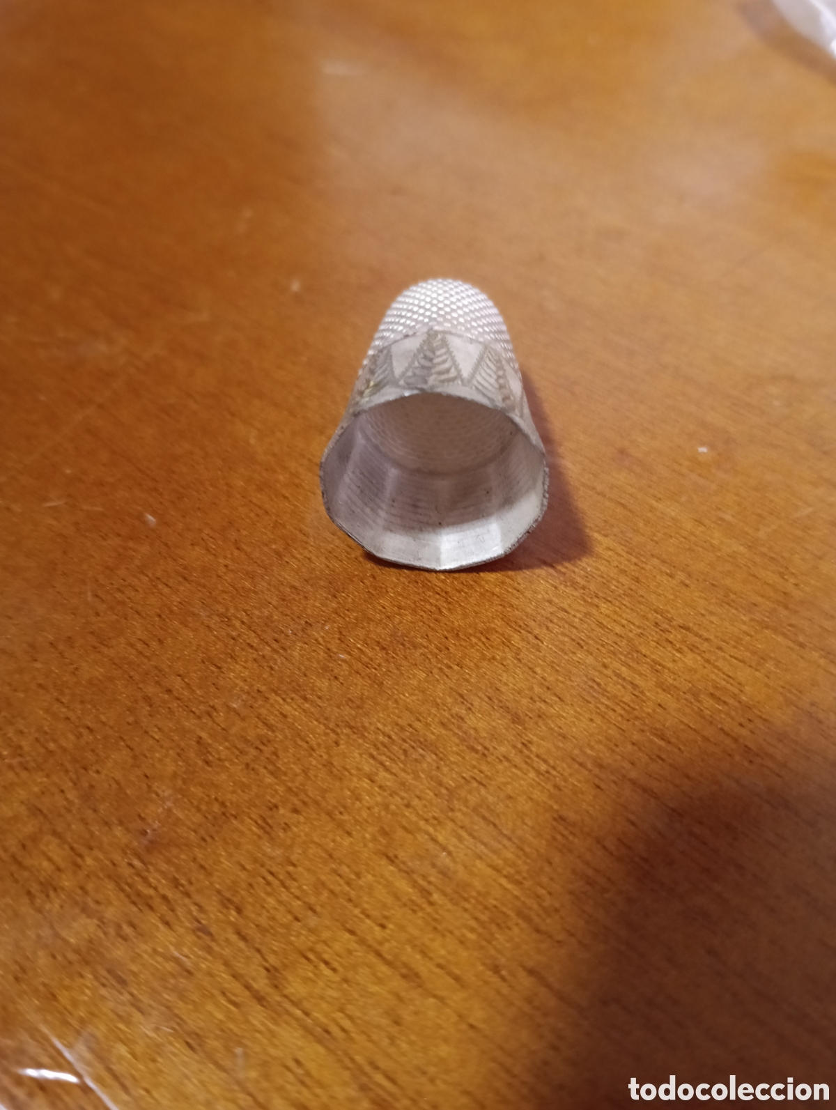 Coleccionismo de dedales: Antiguo dedal de plata con la Virgen - Foto 2