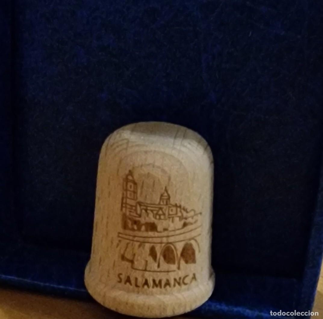 Coleccionismo de dedales: dedal en madera rdo. de Salamanca - Foto 1