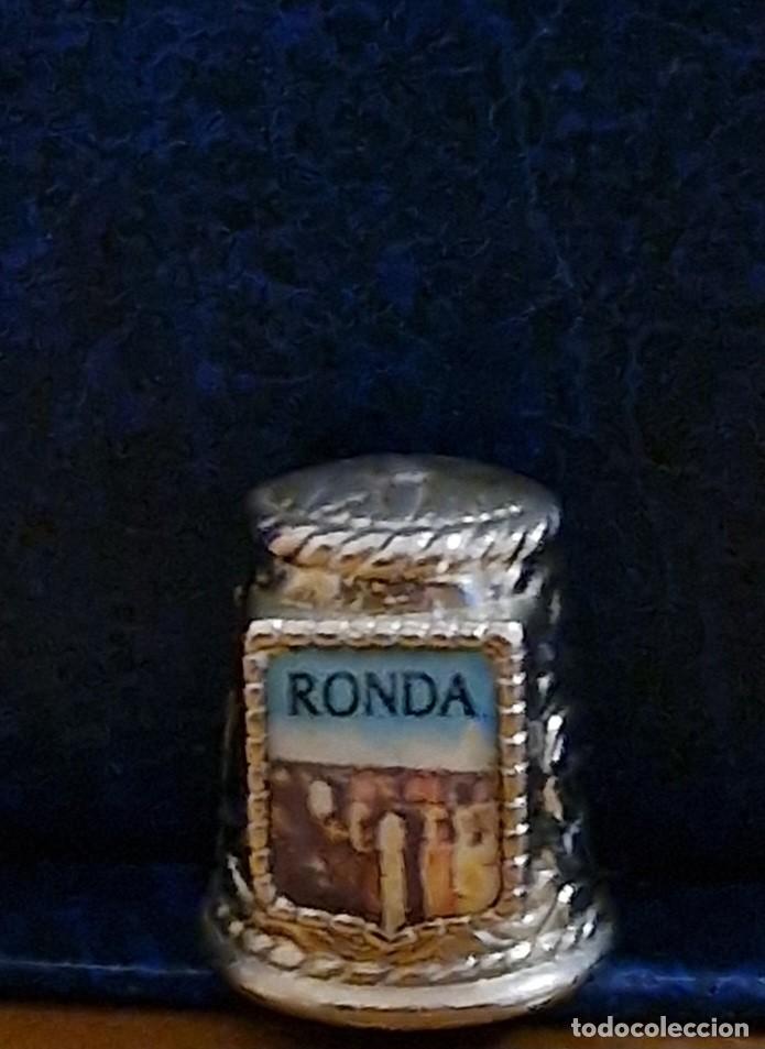 Coleccionismo de dedales: dedal de metal rdo. de Ronda - Foto 1