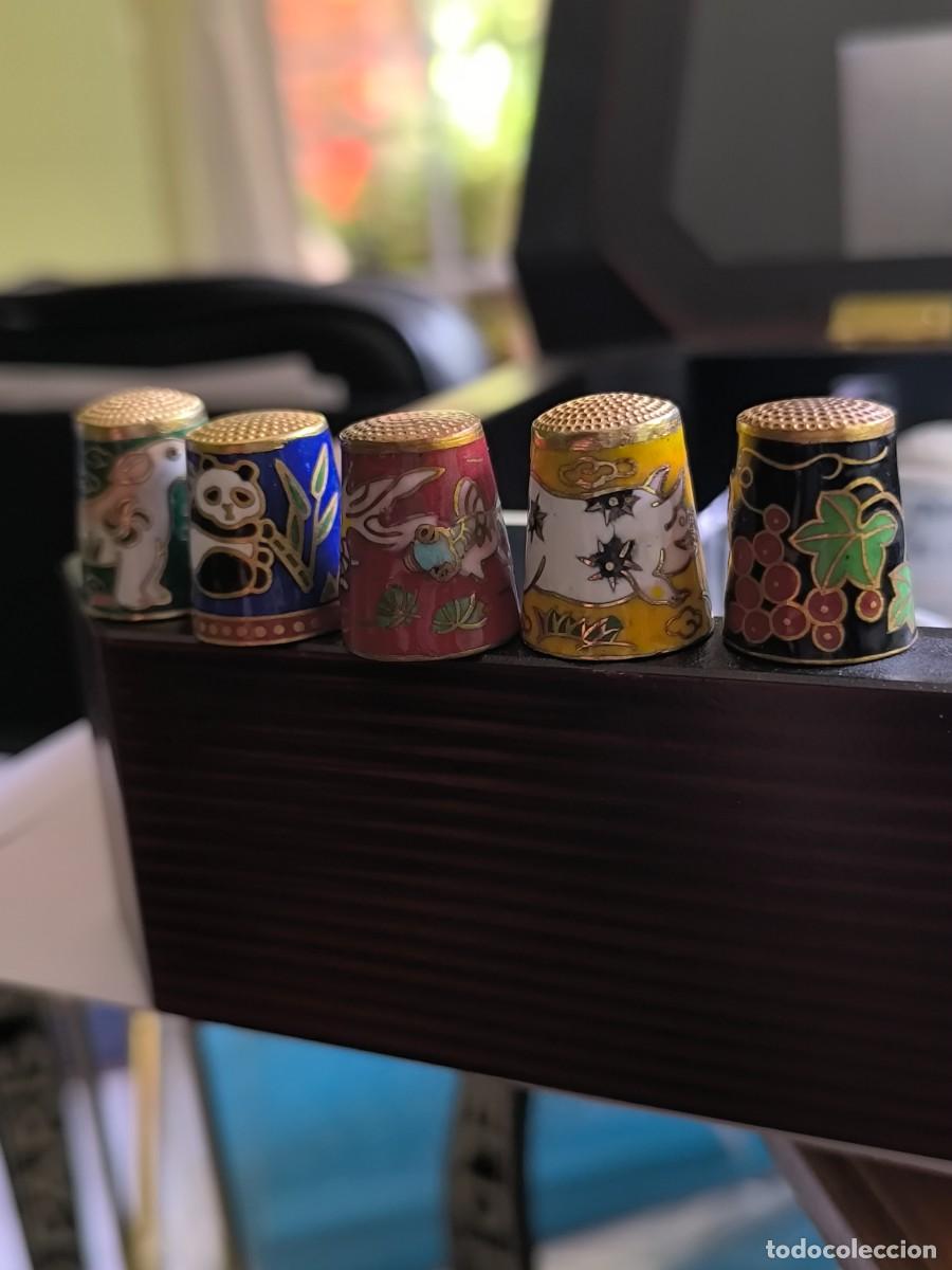 Coleccionismo de dedales: 5 DEDALES CLOISONNE DE DIFERENTES MODELOS - Foto 1