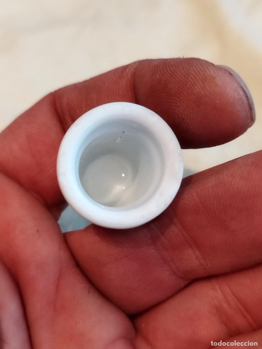Coleccionismo de dedales: Dedal de porcelana de Almu&ntilde;&eacute;car. - Foto 6
