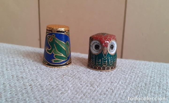 Coleccionismo de dedales: Dedal cloisonne b&uacute;ho y rana cloisone pareja dedal colecci&oacute;n animal oferta