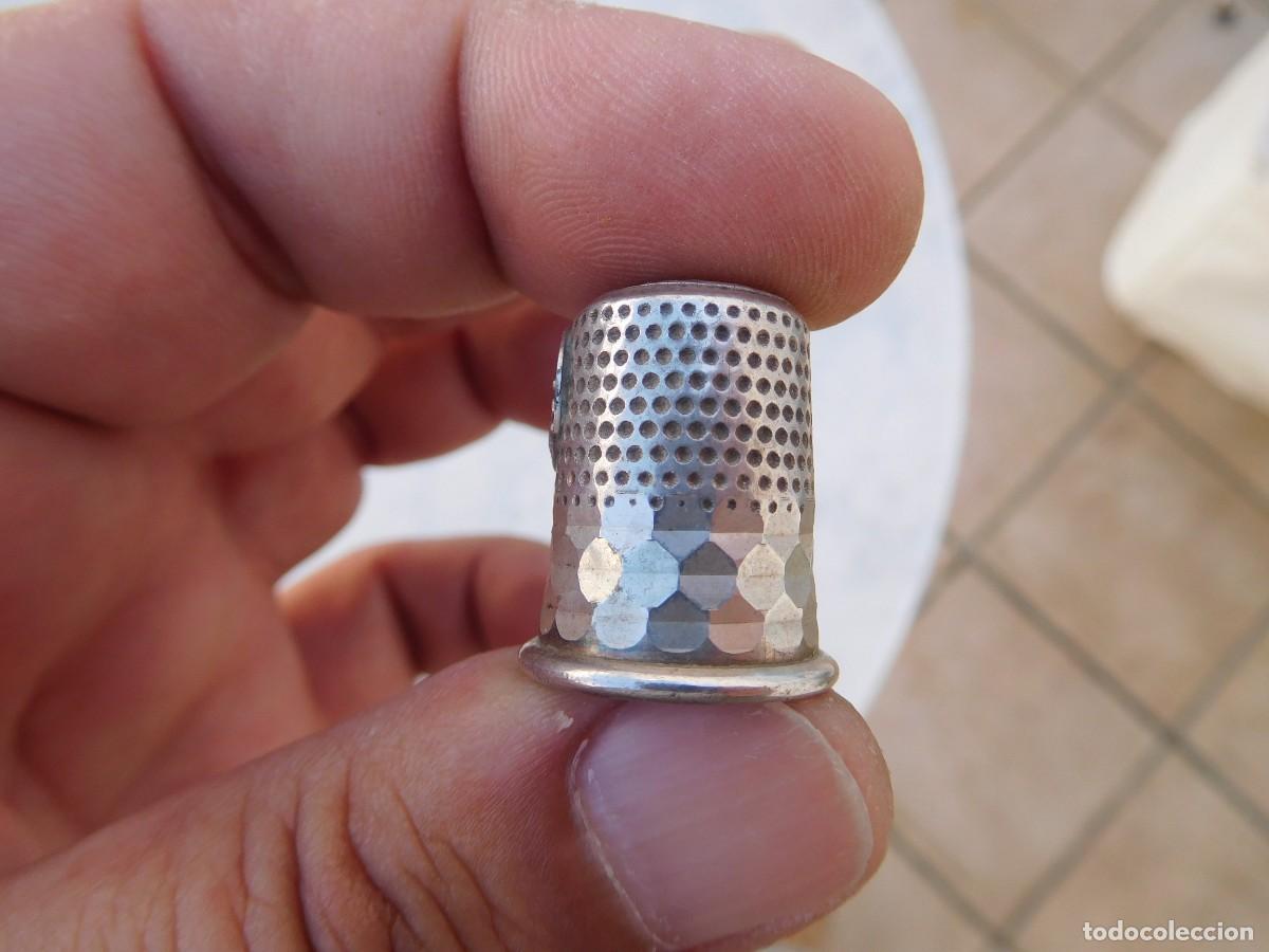 Coleccionismo de dedales: Dedal antiguo de plata Ntra Sra. de Llull - Foto 2