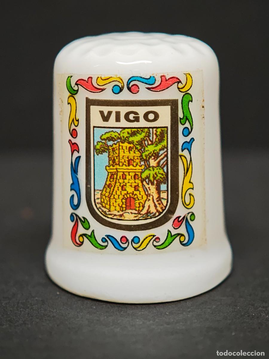 Coleccionismo de dedales: DEDAL PORCELANA VIGO
