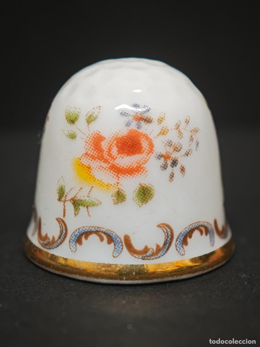 Coleccionismo de dedales: DEDAL PORCELANA FLORES