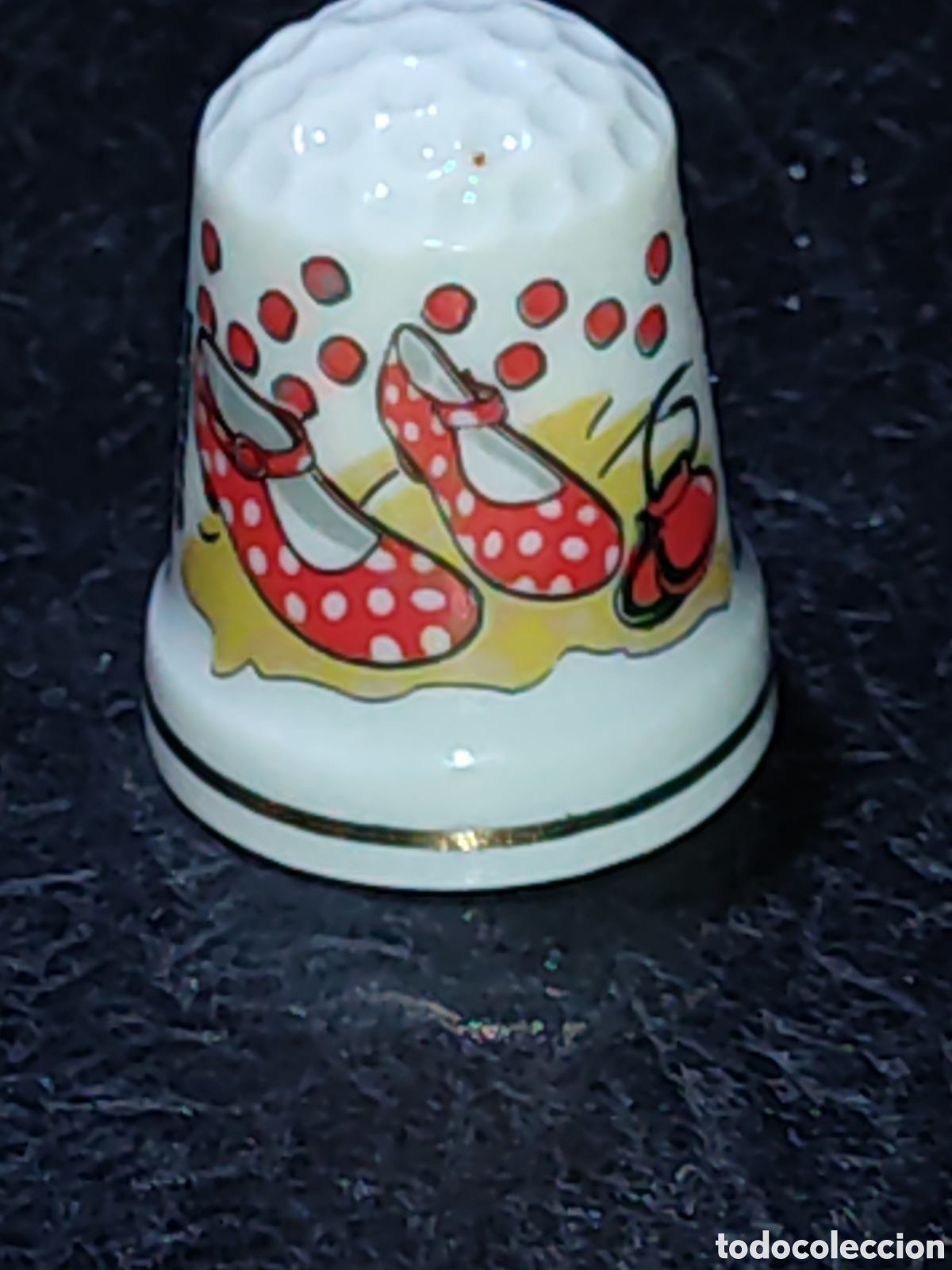 Coleccionismo de dedales: Dedal de porcelana Sevilla & Medina.
