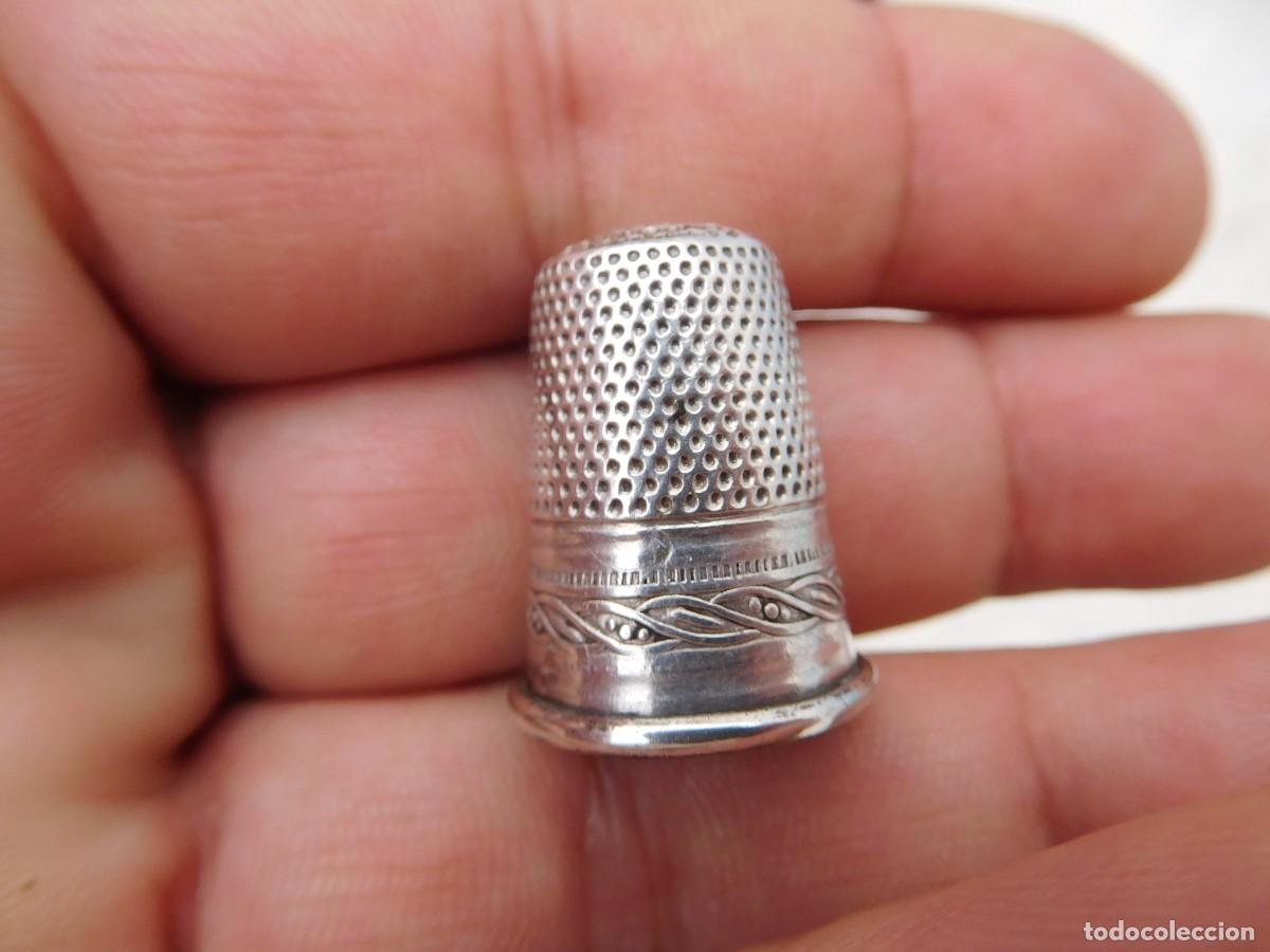 Coleccionismo de dedales: Dedal antiguo de plata