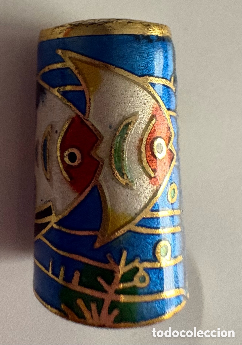 Sammlung von Fingerh&uuml;ten: DEDAL CLOISONNE CON MOTIVO DE PECES