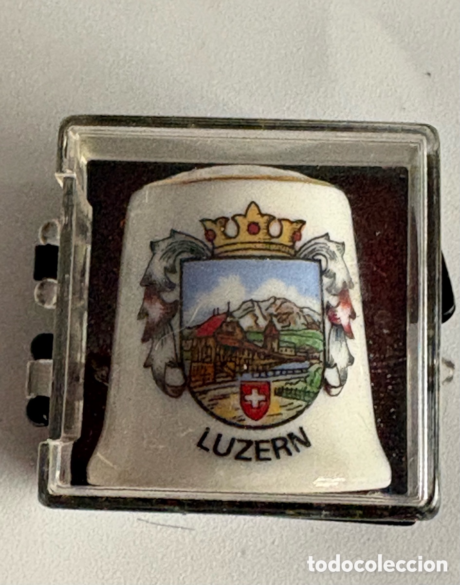 Sammlung von Fingerh&uuml;ten: DEDAL DE PORCELANA EN SU ESTUCHE DE LA CIUDAD DE LUCERNA. SUIZA.