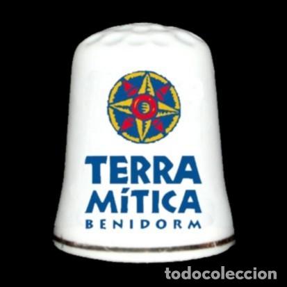 Collectionnisme de d&eacute;s &agrave; coudre: Dedal porcelana - Terra Mitica