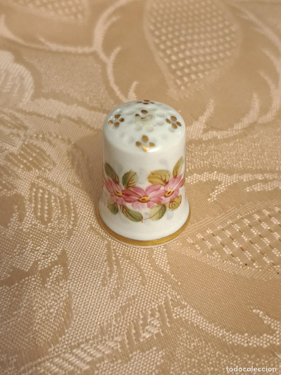 Coleccionismo de dedales: Dedal de porcelana francesa de Limoges, pintado a mano. COLECCIONISTA