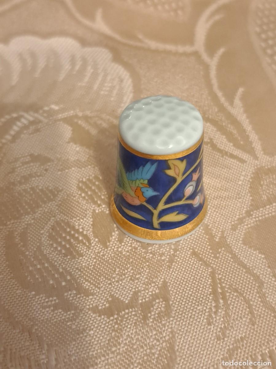 Sammlung von Fingerh&uuml;ten: Dedal de porcelana Shozan Japan Royal Blue Bird Floral. COLECCIONISTA
