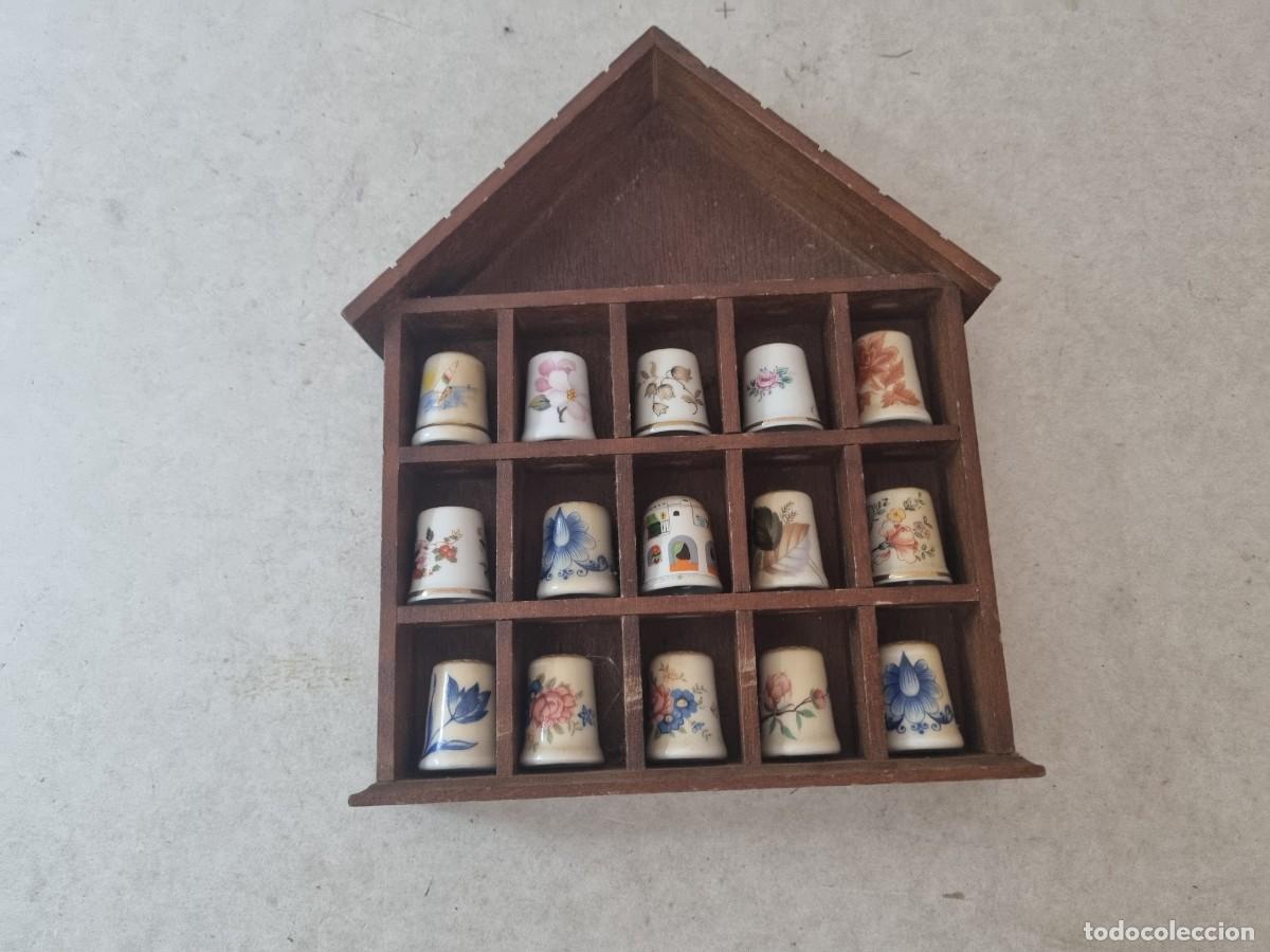Coleccionismo de dedales: Lote de 15 dedales cer&aacute;micos expositor - Foto 12