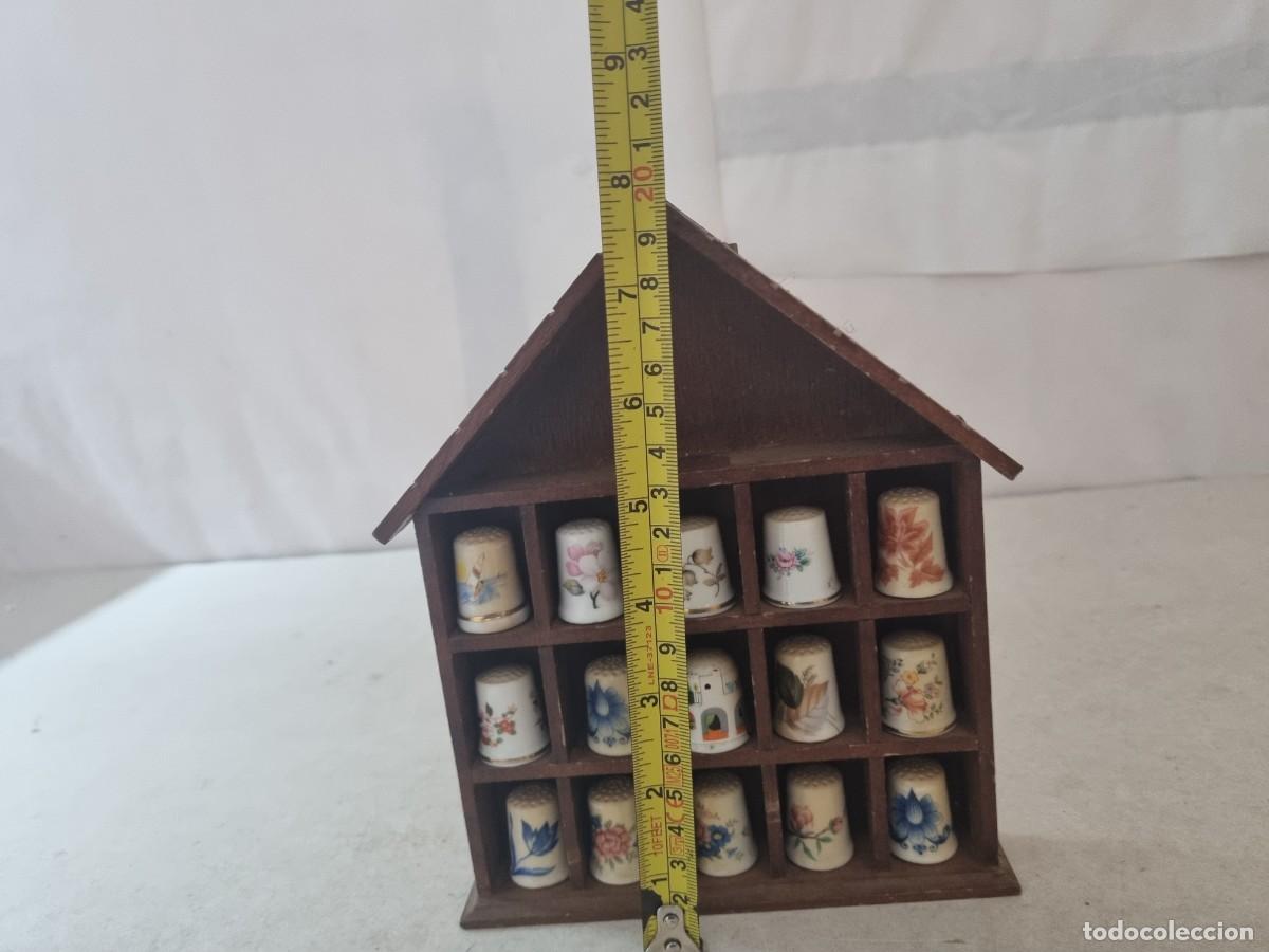 Coleccionismo de dedales: Lote de 15 dedales cer&aacute;micos expositor - Foto 14