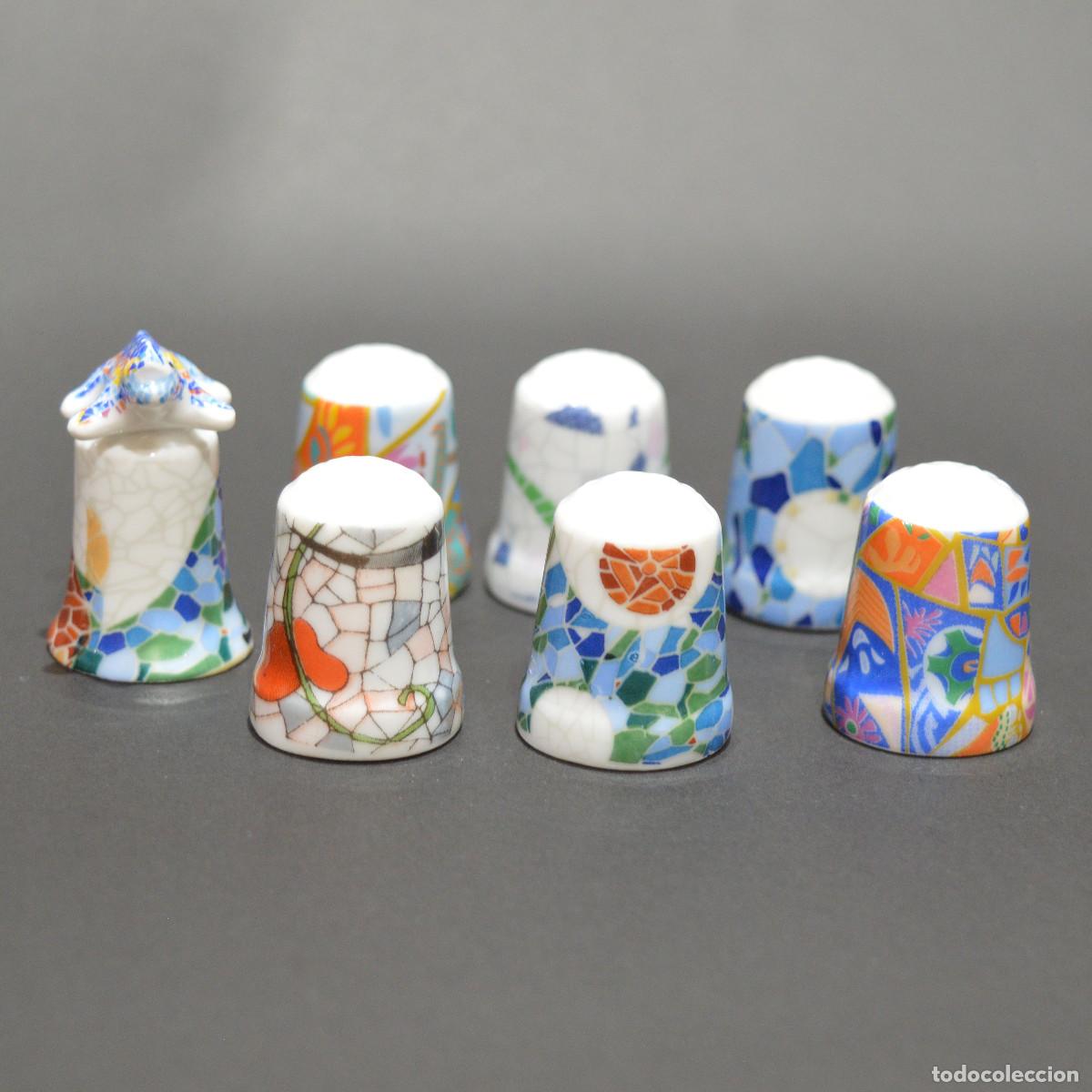 Coleccionismo de dedales: LOTE 7 DEDALES DE PORCELANA ANTONI GAUDI
