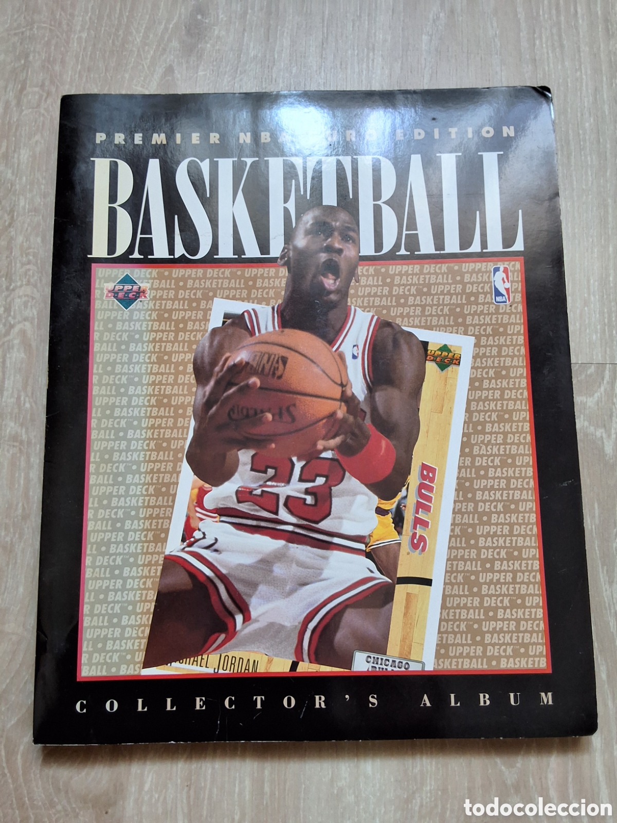 Coleccionismo deportivo: Basketball primer album cromos NBA en Europa completo 200 cromos 9 hologramas a&ntilde;o 1992