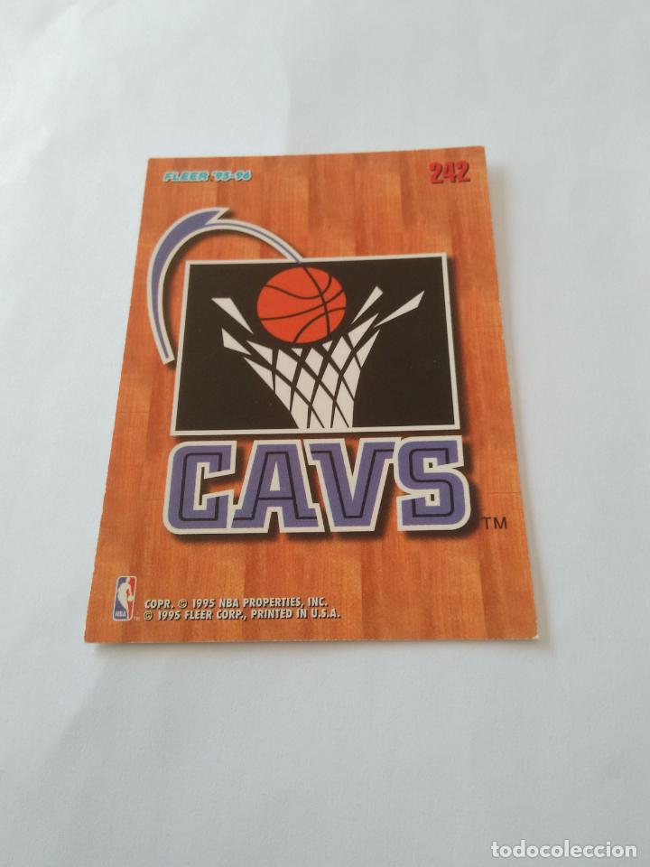Coleccionismo deportivo: ANTIGUO CROMO DE BALONCESTO, BASKET - LIGA NBA 1995-1996, FLEER 95-96: ESCUDO CAVS (N&ordm; 242)