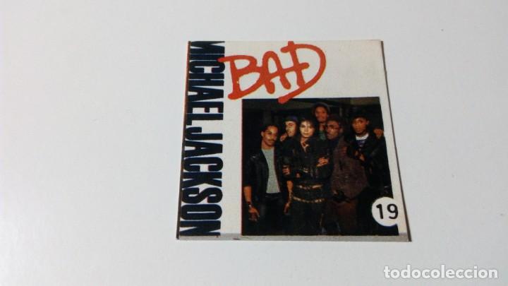 Coleccionismo deportivo: N&ordm; 18 MICHAEL JACKSON BAD CROMO PEGATINA RITMO GUAY GUAI A&Ntilde;OS 80 ARTISTA CANTANTE