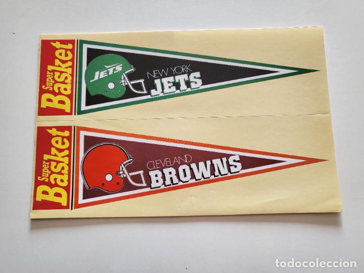 Coleccionismo deportivo: NEW YORK JETS - CLEVELAND BROWNS DOBLE PEGATINA REVISTA SUPERBASKET EQUIPOS NFL