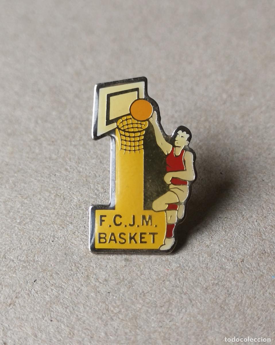 Sports collectibles: PIN BALONCESTO. F C M J BASKET
