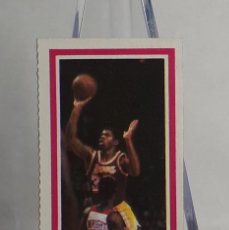 Coleccionismo deportivo: LOTE ROOKIE CARD TOPPS 1980 NBA MAGIC JOHNSON + PSA AUTOGRAFO BARCELONA 92