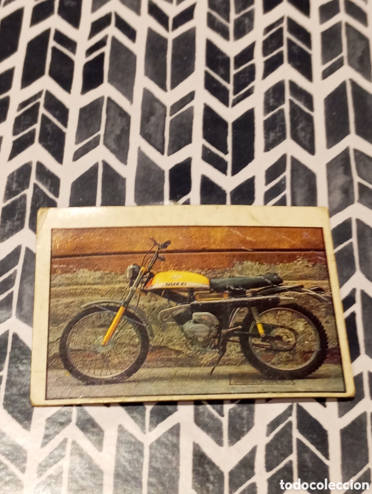 Coleccionismo deportivo: GUZZI CAMPERO N&ordm; 74 MOTO 80 EDICIONES ESTE CROMO DESPEGADO