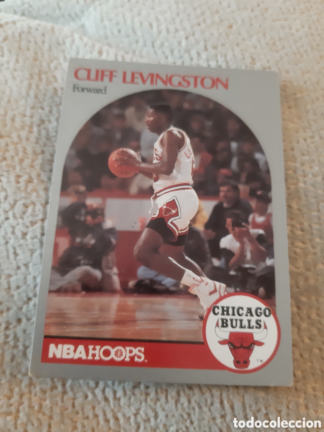 Sports collectibles: Card 405 Cliff Levingston NBA Hoops 1990-91