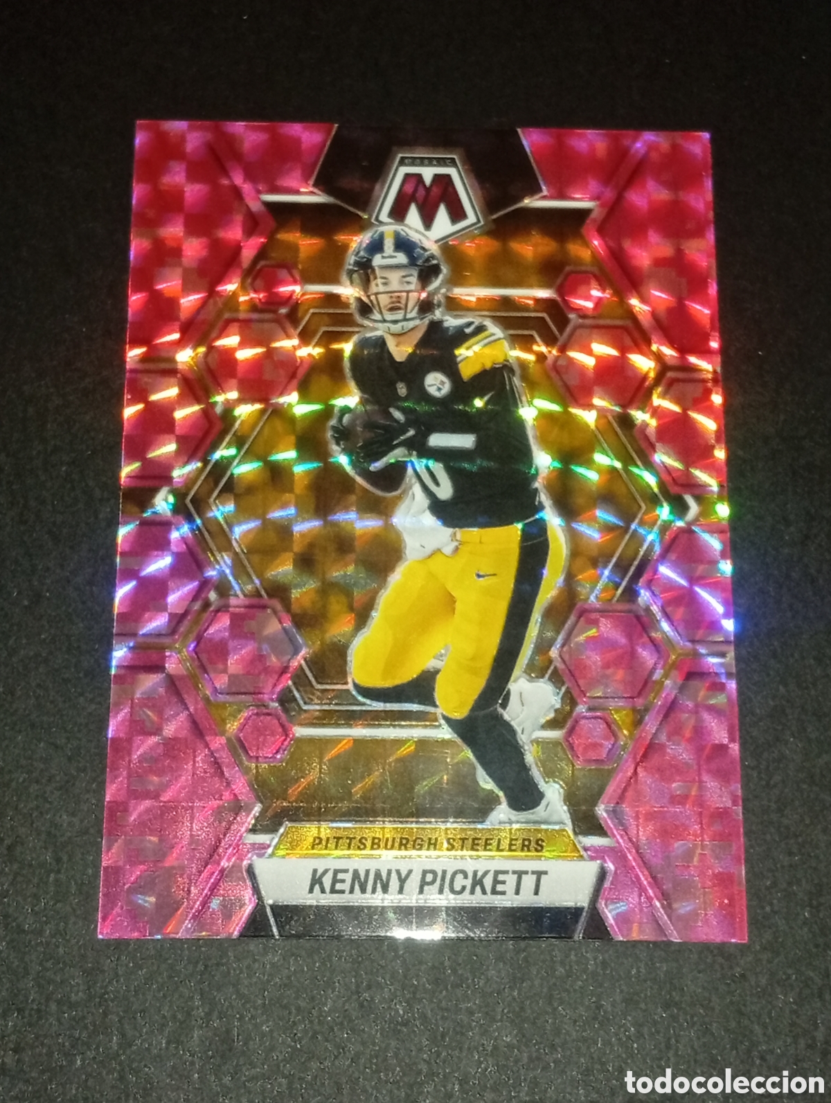 Sammelleidenschaft Sport: 201 NFL paralela pink prizm KENNY PICKETT PITTSBURGH NFLPA PANINI MOSAIC 2023 2024 23 24 CROMOS
