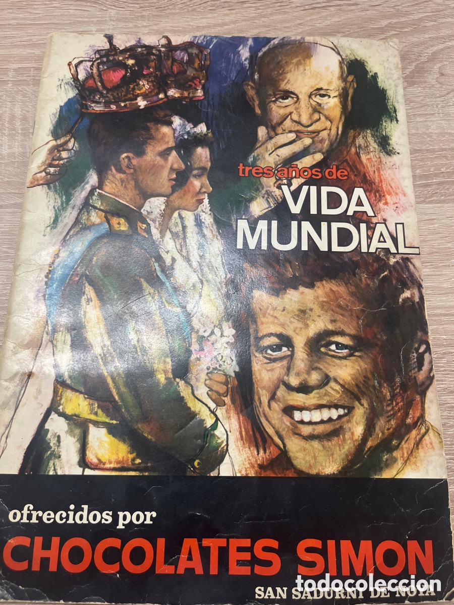 Colecionismo desportivo: 1964 Tres a&ntilde;os vida mundial &aacute;lbum vac&iacute;o con cromos despegados y recortes