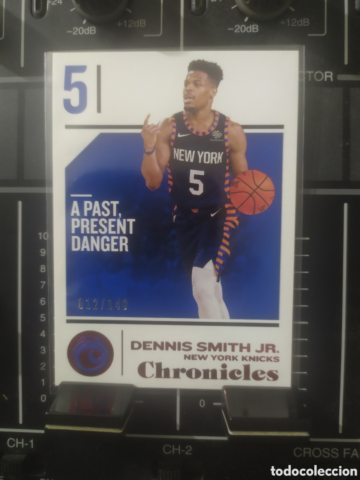 Collezionismo sportivo: Dennis Smith New York Knicks Panini Chronicles Red 012/149